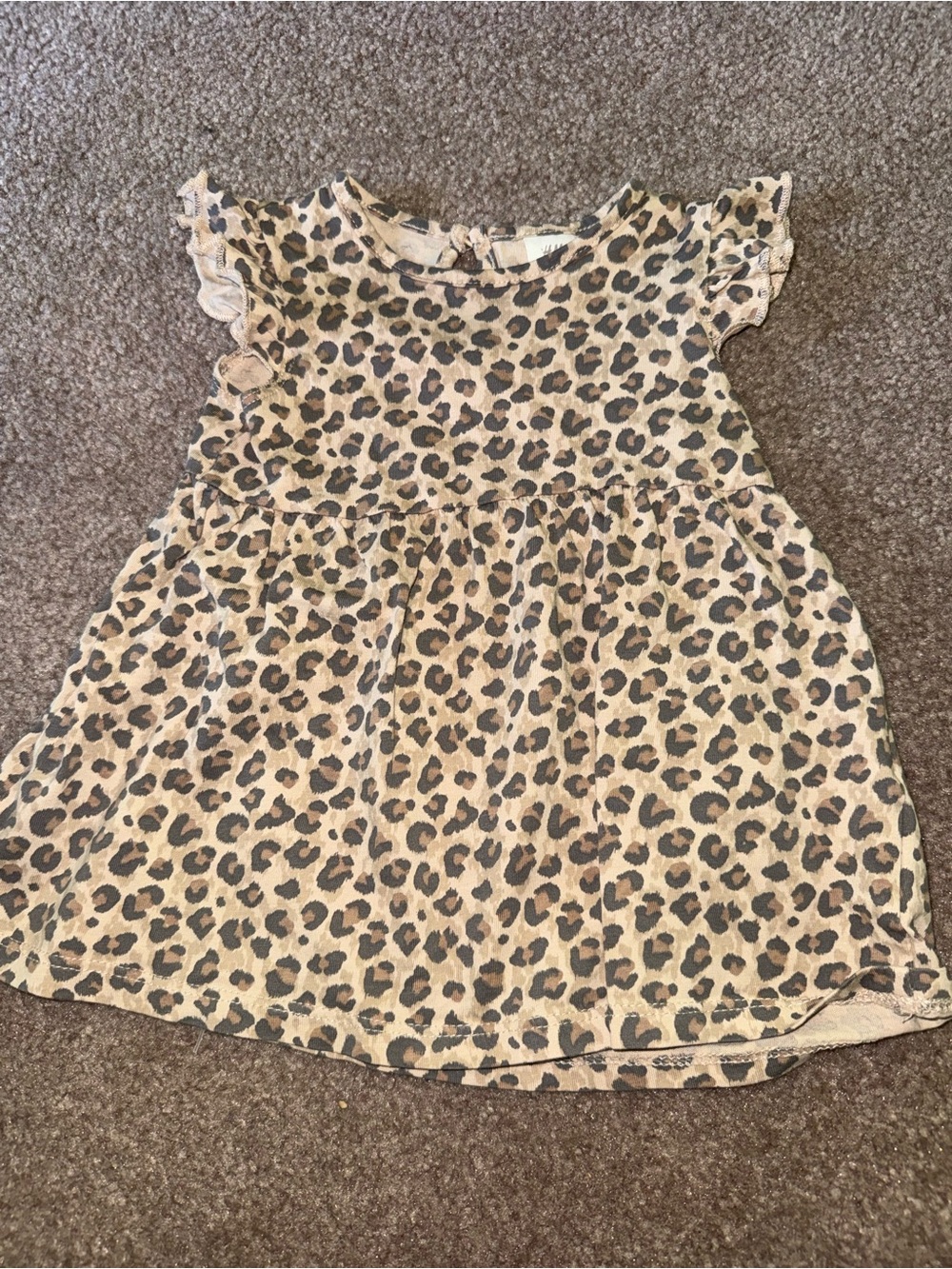 H&M Beige and Black Leopard Print Ruffle Sleeve Dress